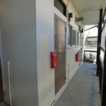 共有廊下 アゼリアハイツ202号室