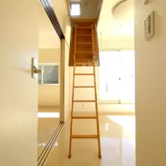 小屋裏収納稼働梯子