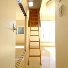 小屋裏収納稼働梯子